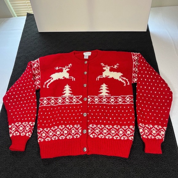 Vintage Reindeer Tree Hand Knit Cardigan Sweater Womens Button Fair Isle Winter - Picture 1 of 10